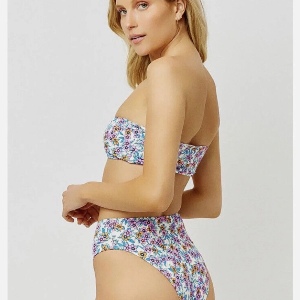NWOT Frankie’s Bikini Floral Patterned Strapless Bandeau Ruched Bikini Swim Top